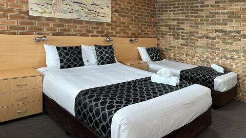 Tenterfield Accommodation Twin Room 1 1920x1080